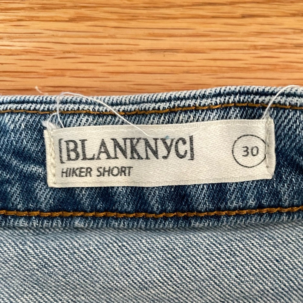 ⭐️[BLANKNYC] Hiker Shorts, High-waisted Light Wash Jean Shorts - SIZE 30 - Picture 2 of 4